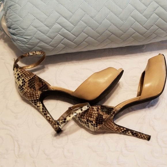 Heels - Picture 4 of 6